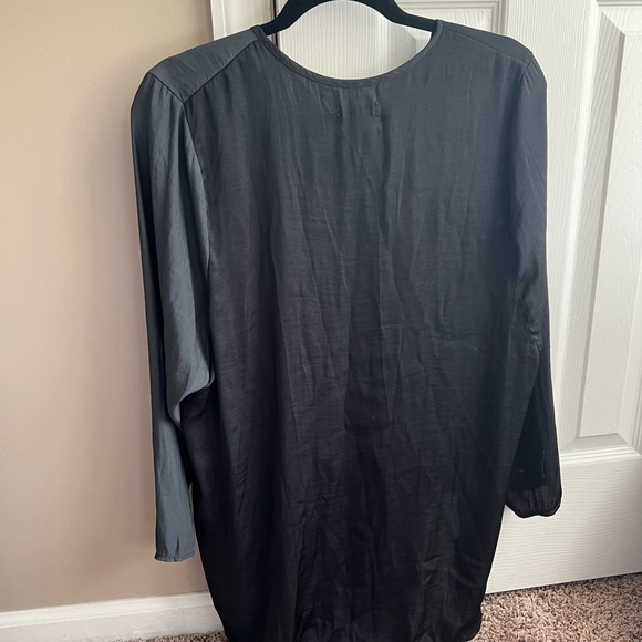 Black low cut too from Urban Outfitters - Picture 2 of 3